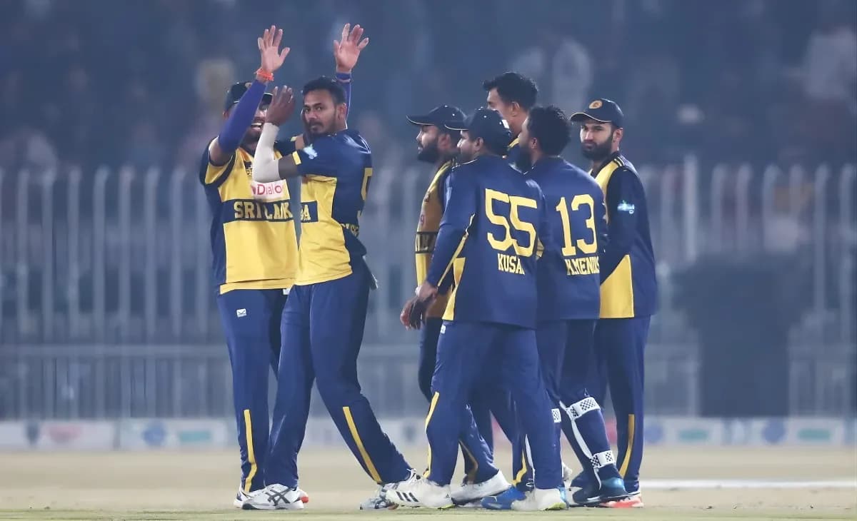 Sri Lanka Edge Pakistan by 6 Runs to Reach the Final