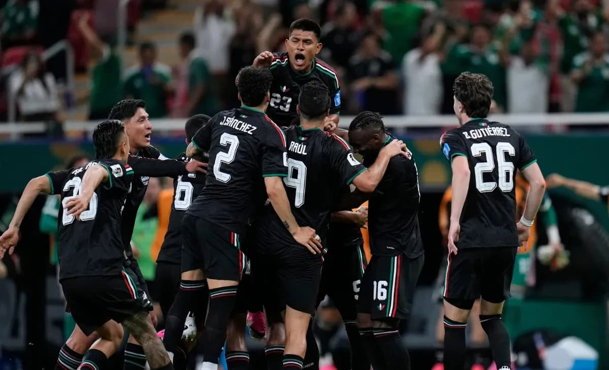 Mexico defeat South Korea to book place in the knockout stage