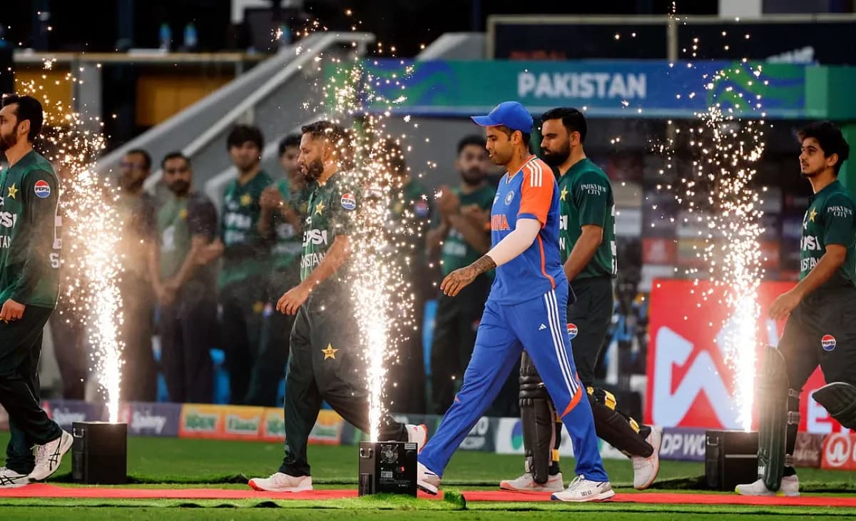 Pakistan Confirm They Will Play India in T20 World Cup