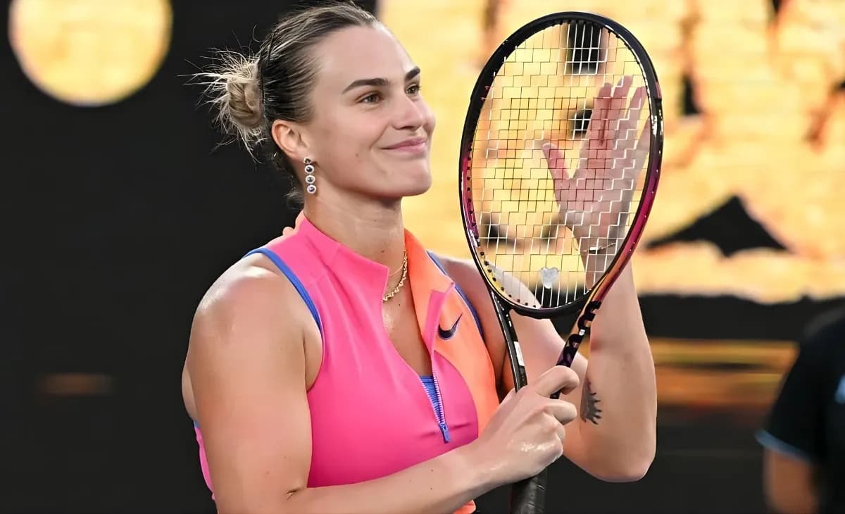 Sabalenka Defeats Wildcard in Front of Federer and Laver