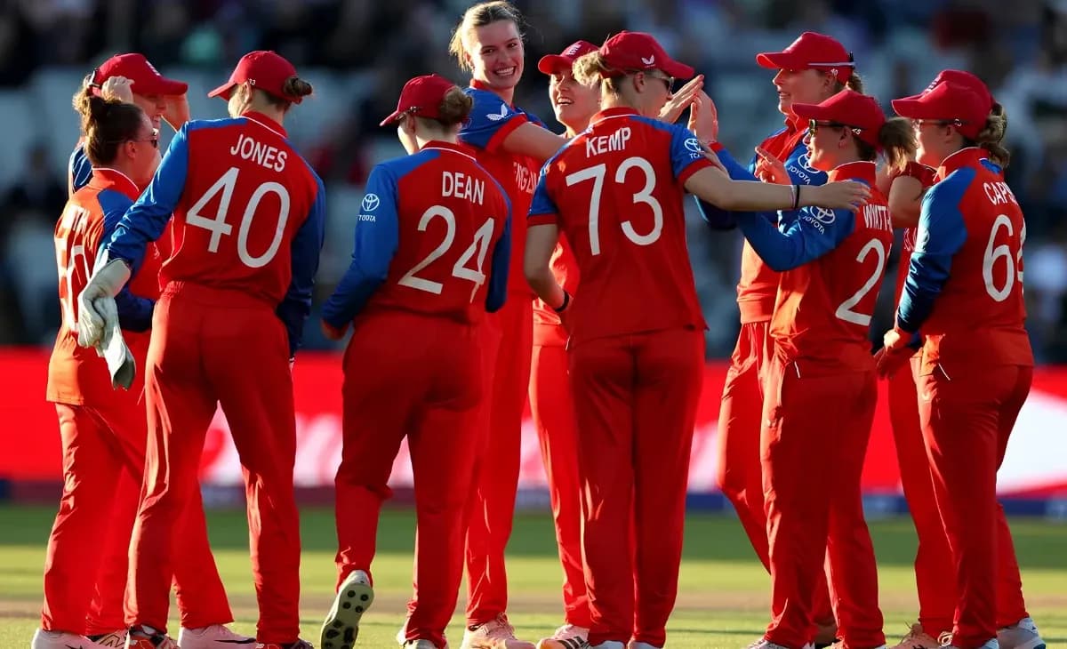 England Dominate Sri Lanka in Women’s T20 World Cup Opener