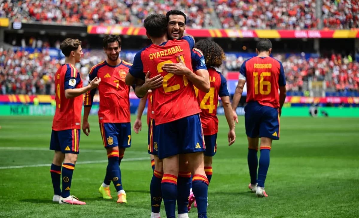 Spain Cruise Past Austria to Reach World Cup Round of 16