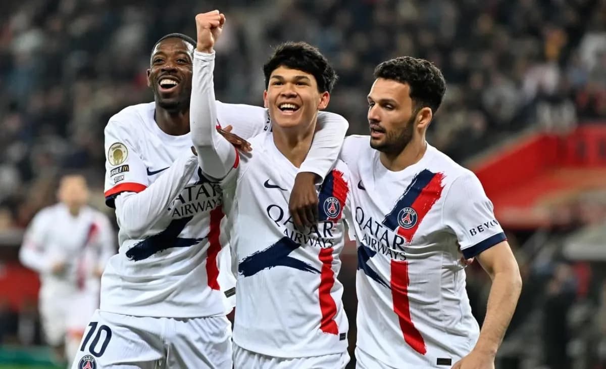 Mendes Inspires PSG in 4-0 Win Over Nice