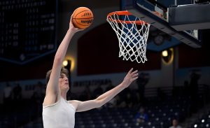 World’s Tallest Teen Breaks Basketball Record